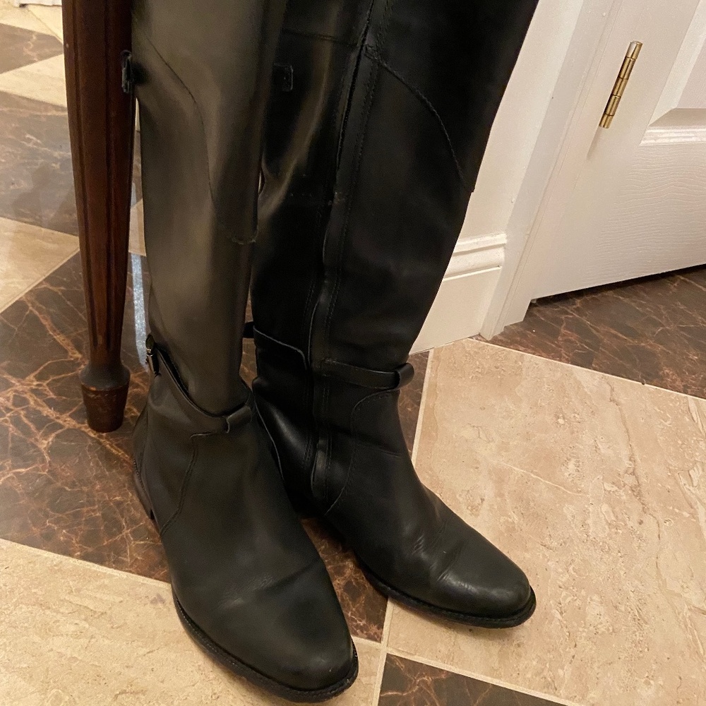LL Bean Women’s leather riding boots size 8.5 WIDE